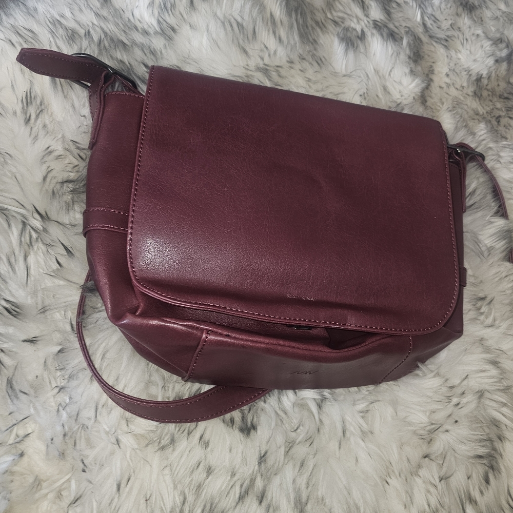 Matt & Nat Elegant Plum Laptop Shoulder Bag